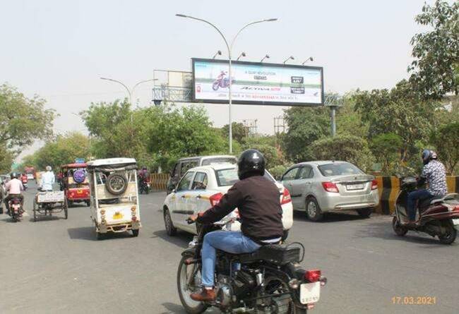 Outdoor Advertising image