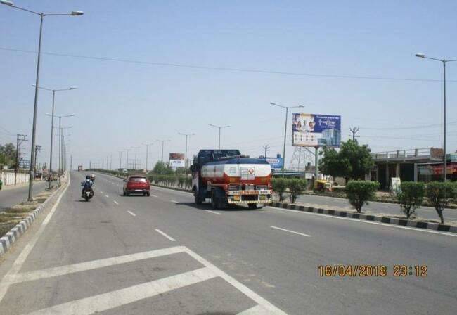 Outdoor Advertising image