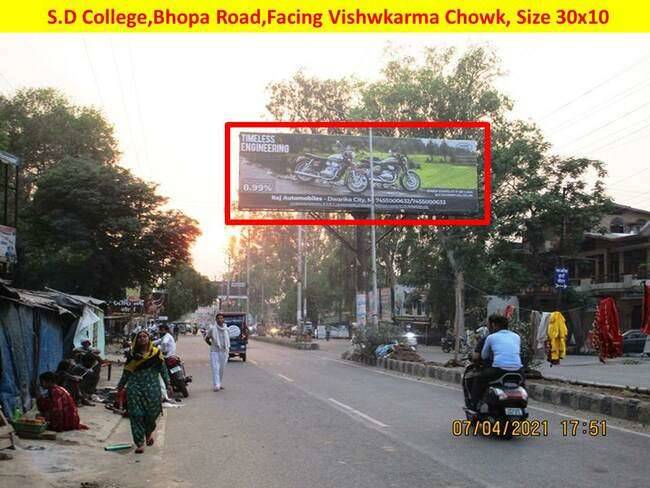 Outdoor Advertising image