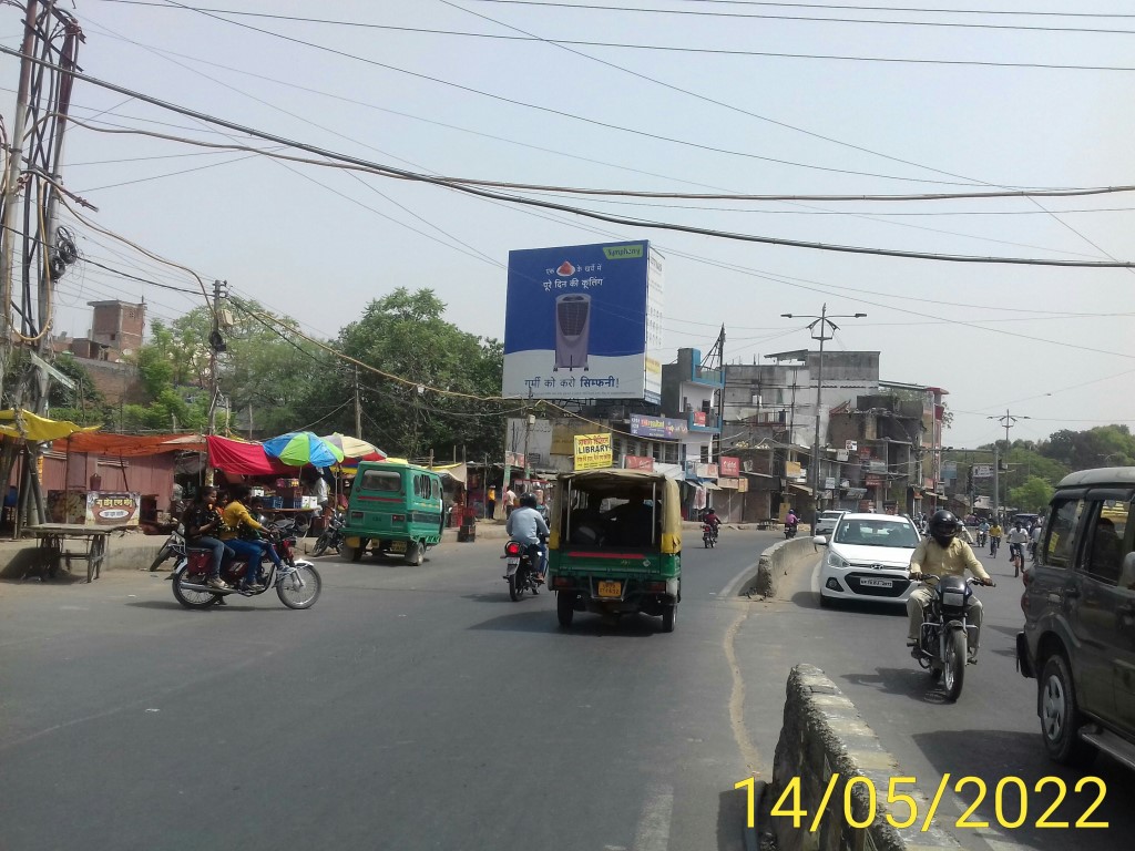 Outdoor Advertising image