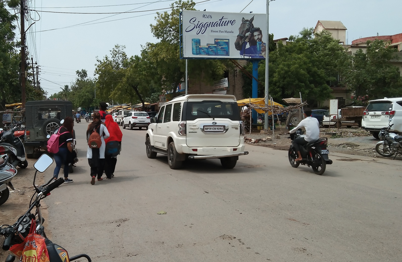 Outdoor Advertising image