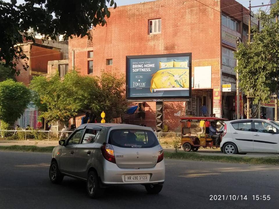 Unipole - Opp Fun Republic, Chandigarh, Punjab Unipole - Opp Fun Republic, Chandigarh, Punjab