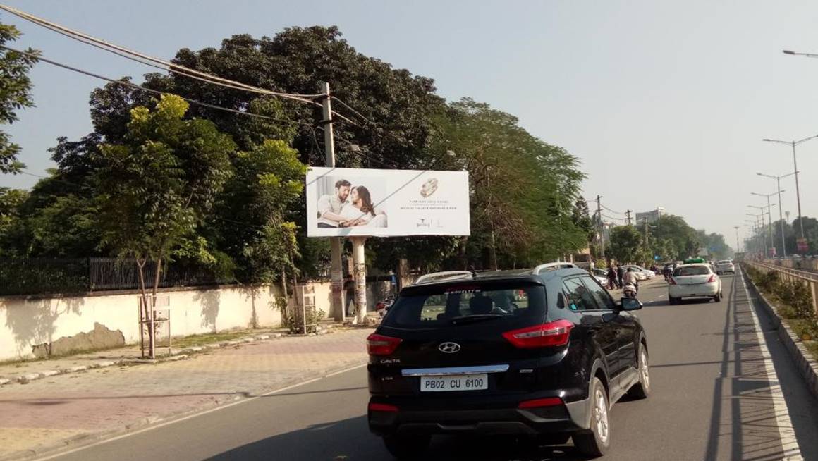 Unipole - Mall Road, Amritsar, Punjab Unipole - Mall Road, Amritsar, Punjab