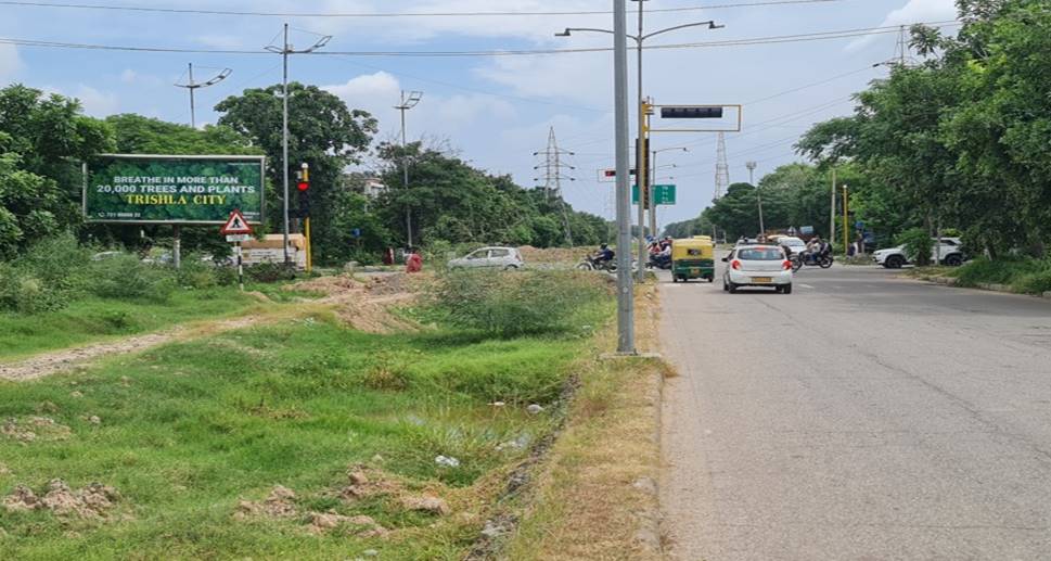 Unipole - Balongi To Kumbra Road,  Mohali, Punjab