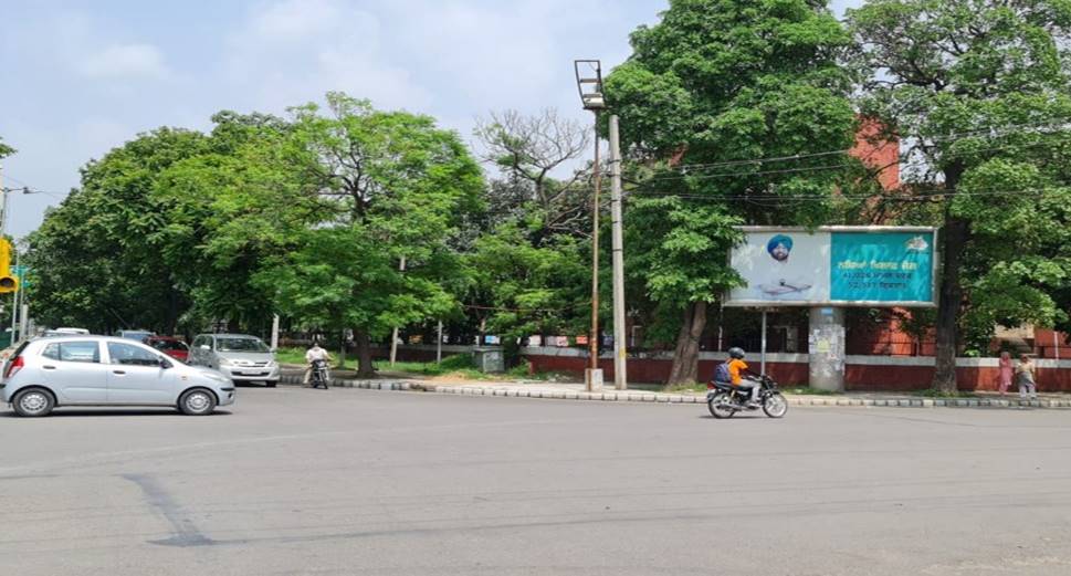 Unipole - Mohali To Chandigarh Road, Mohali, Punjab