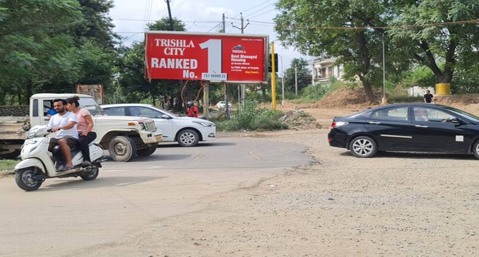 Unipole - Mc Bhawan To City Park Road, Mohali, Punjab