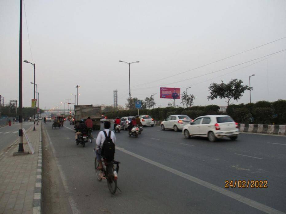 Unipole Opp. Majlish Park Metro Stan North Delhi Delhi (NCR) Unipole Opp. Majlish Park Metro Stan North Delhi Delhi (NCR)