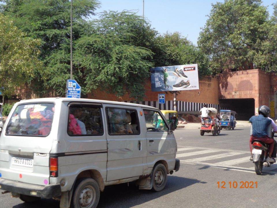Unipole Lothian Bridge North Delhi Delhi (NCR) Unipole Lothian Bridge North Delhi Delhi (NCR)