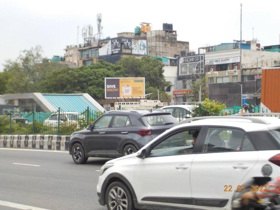 Outdoor Advertising - Wall panel, South Extn Market, South Delhi, Delhi NCR-1661149502