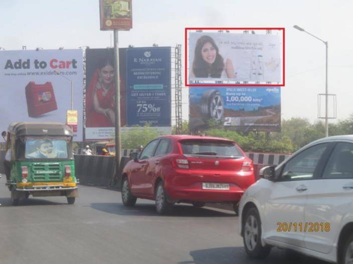Billboard - Genda Circle to Fatehgunj, Vadodara, Gujarat Billboard - Genda Circle to Fatehgunj, Vadodara, Gujarat