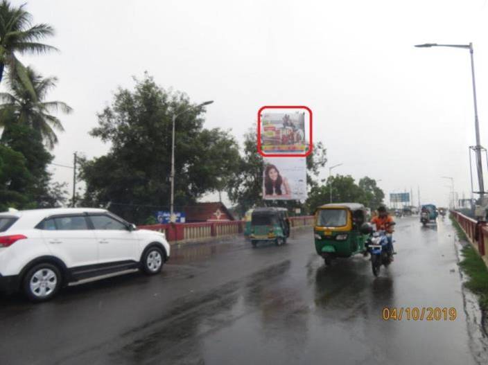 Billboard - Mandvi To Pratap Nagar Fly Over, Vadodara, Gujarat Billboard - Mandvi To Pratap Nagar Fly Over, Vadodara, Gujarat
