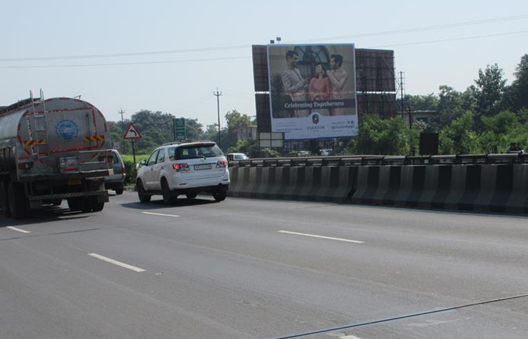 Billboard - Chikhli Valwada, NH8, Gujarat