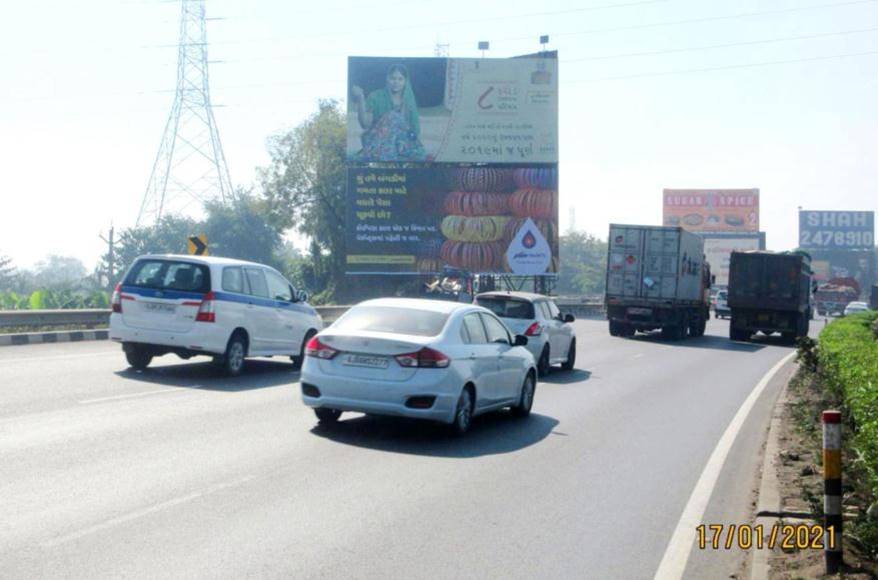 Billboard - Kim Pipodara, NH8, Gujarat Billboard - Kim Pipodara, NH8, Gujarat