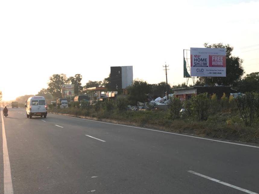 Billboard - Lakhanpur Toll, Highway, JAMMU AND KASHMIR Billboard - Lakhanpur Toll, Highway, JAMMU AND KASHMIR