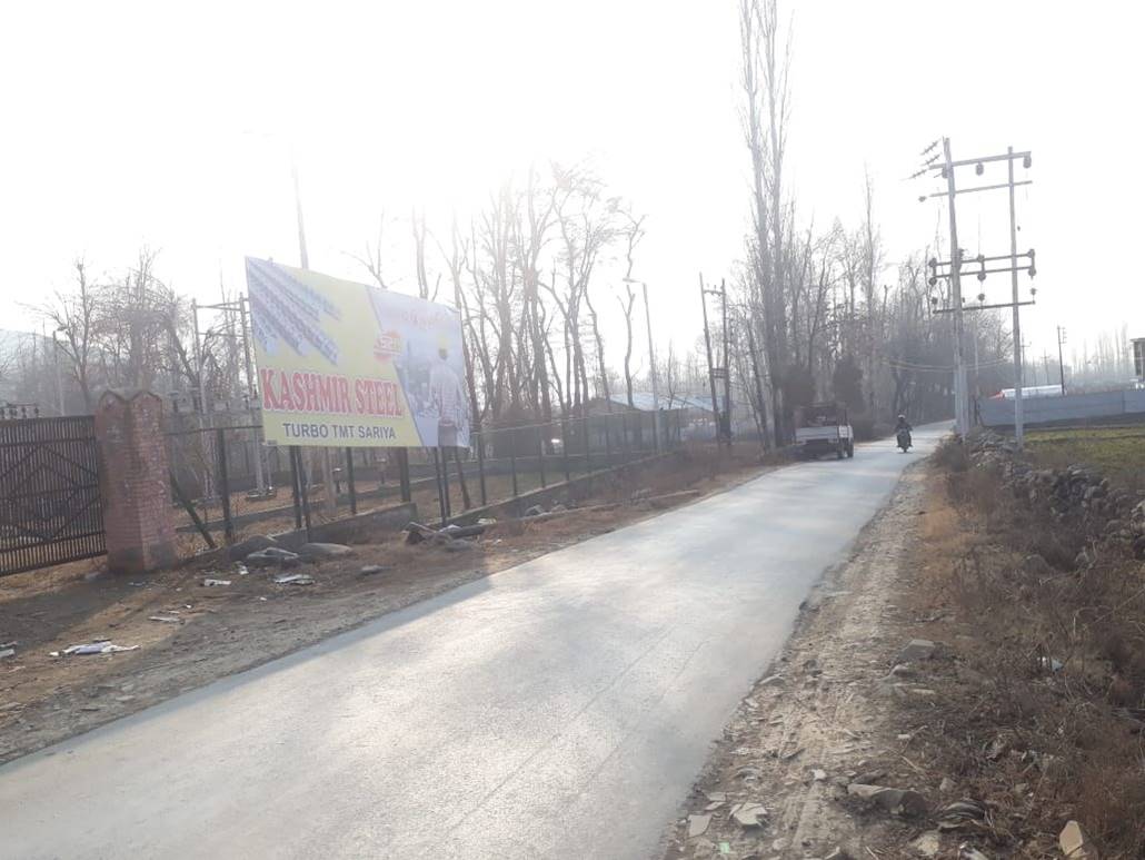 Billboard - Tral Chewa, SOUTH KASHMIR, JAMMU AND KASHMIR Billboard - Tral Chewa, SOUTH KASHMIR, JAMMU AND KASHMIR