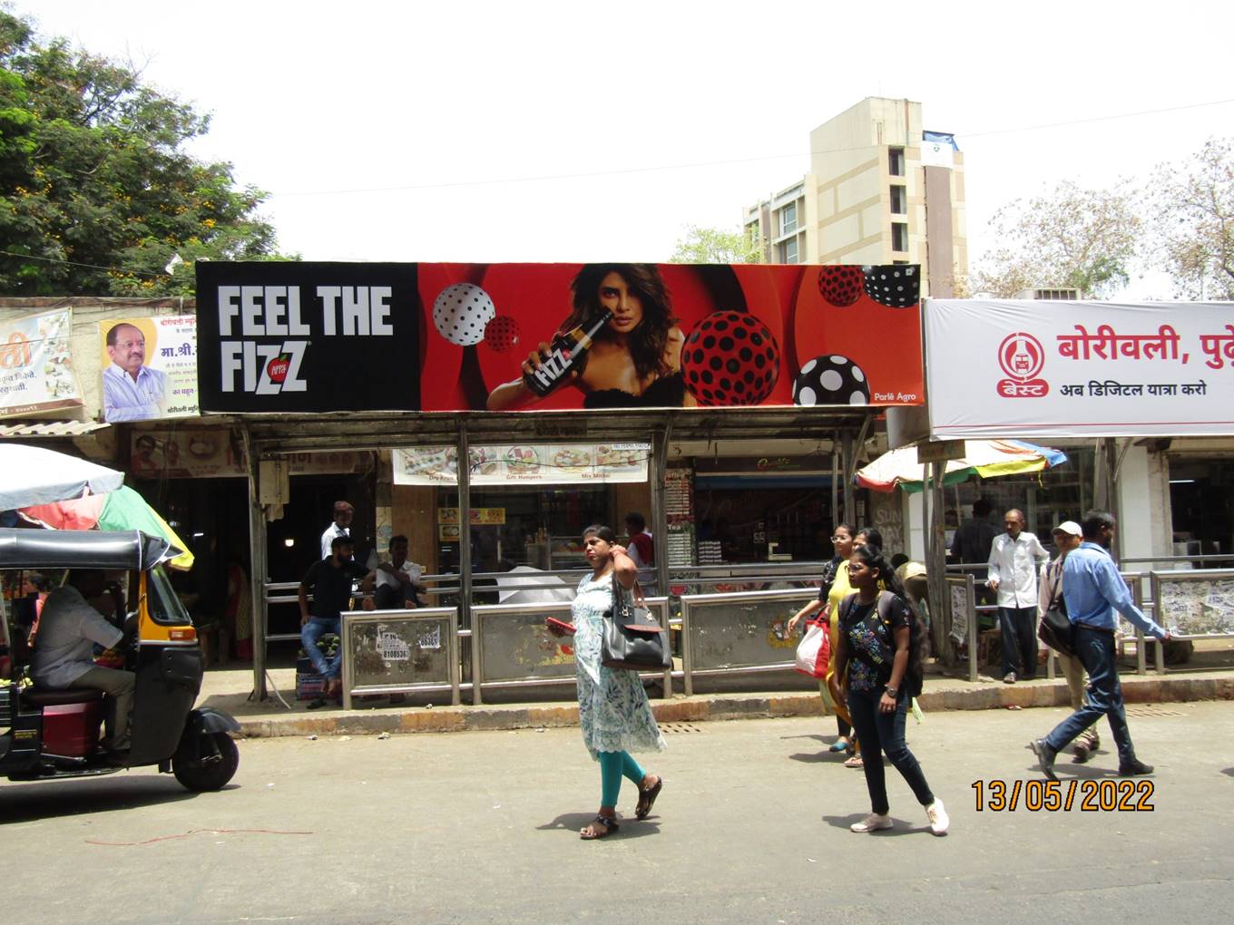 Bus Queue Shelter - S.V. Road - Borivali Station,   Borivali (W),   Mumbai,   Maharashtra