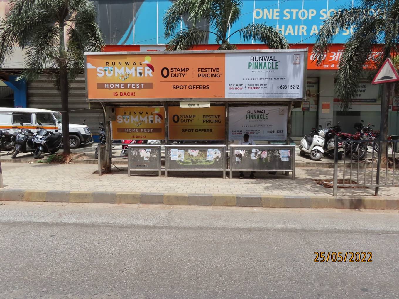 Bus Queue Shelter - L.B.S. Road - Duncan Road,   Mulund (W),   Mumbai,   Maharashtra
