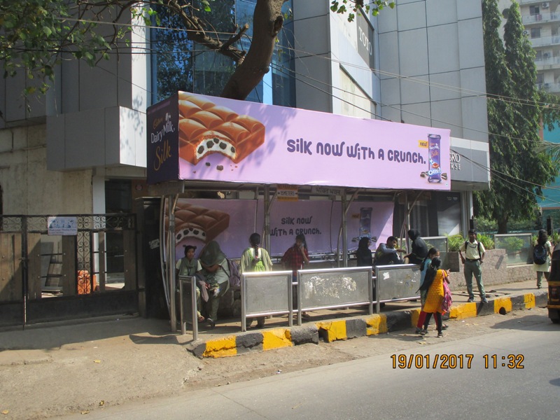 Bus Queue Shelter - Hemu Kalani Marg - Bhakti Bhavan,   Chembur,   Mumbai,   Maharashtra