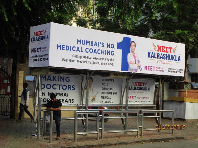 Bus Queue Shelter - Nathalal Parekh Road - Maheshwari Udyan,   King Circle,   Mumbai,   Maharashtra