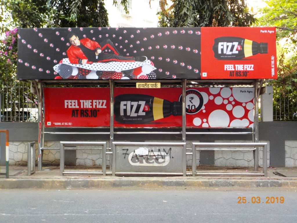 Bus Queue Shelter - Near Café Coffe Day - High Land Park,   Lokhandwala,   Mumbai,   Maharashtra