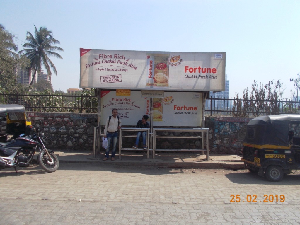 Bus Queue Shelter - - Block No. 1,   Malad West,   Mumbai,   Maharashtra