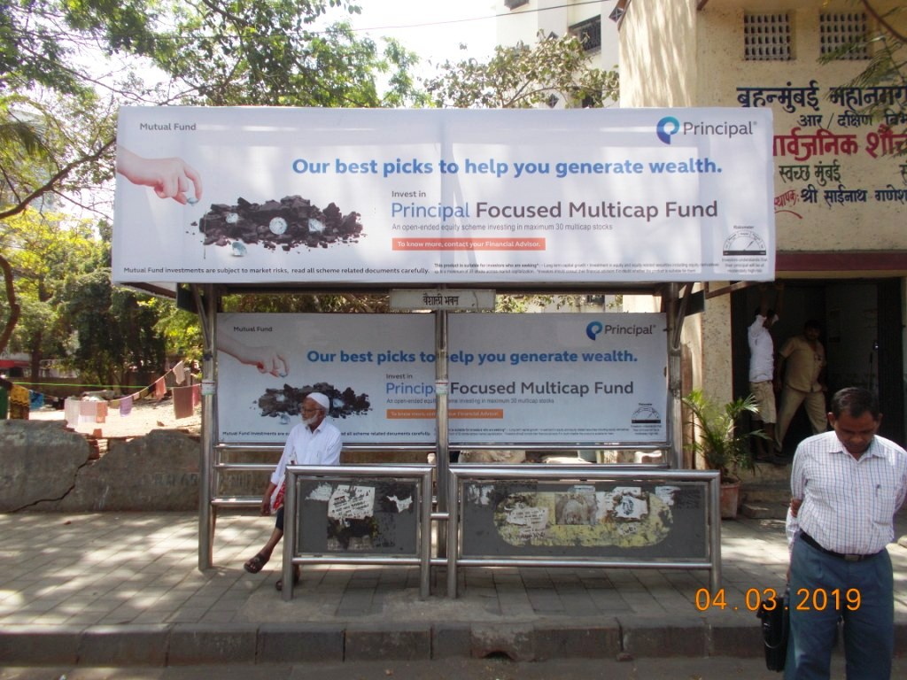 Bus Queue Shelter - - Vaishali Bhavan,   Kandivali West,   Mumbai,   Maharashtra