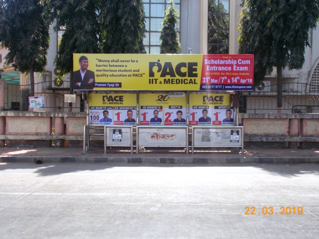 Bus Queue Shelter - Near Raghuleela Mall - Kamla Vihar Sports Club,   Kandivali West,   Mumbai,   Maharashtra