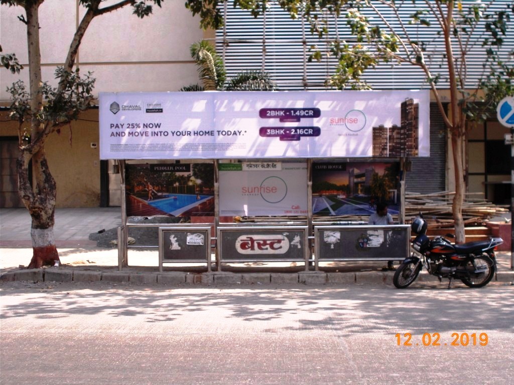 Bus Queue Shelter - - Rameshwar Co-Op Bank,   Borivali West,   Mumbai,   Maharashtra