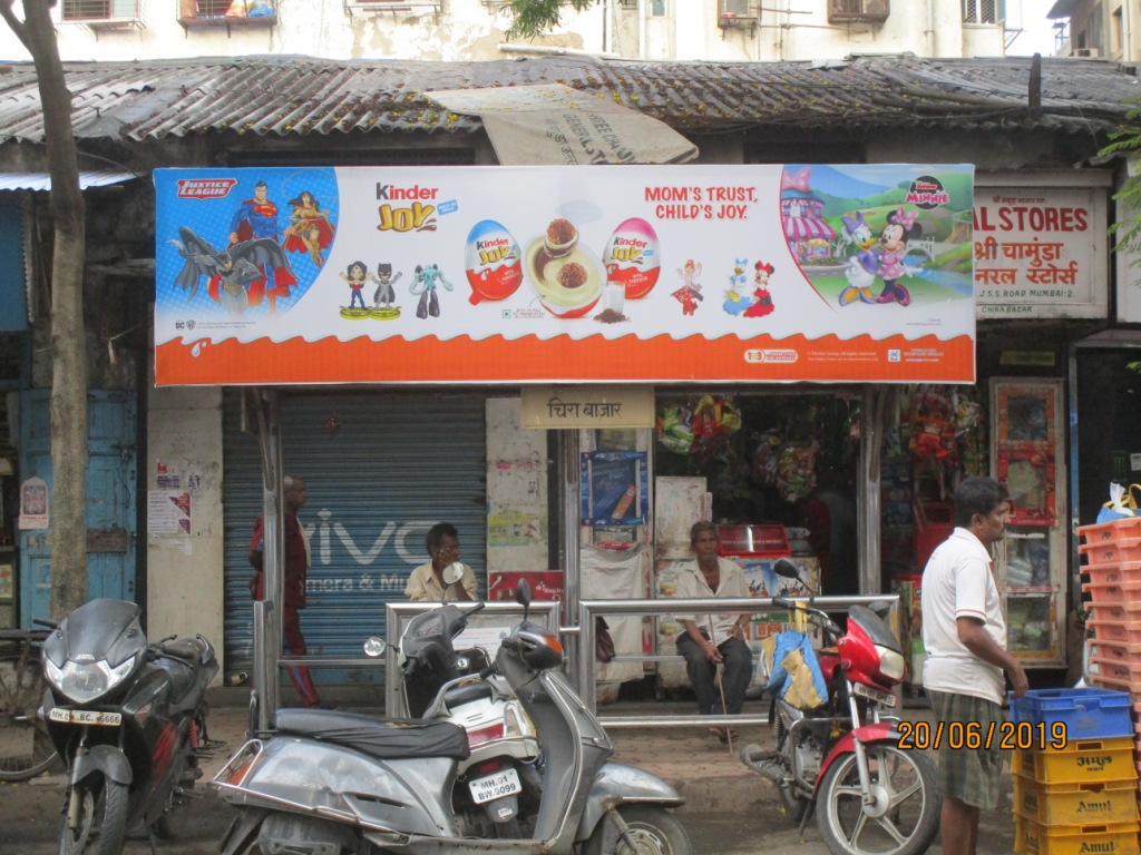 Bus Queue Shelter - Kalbadevi Road - Chira Bazaar,   Marine Lines,   Mumbai,   Maharashtra