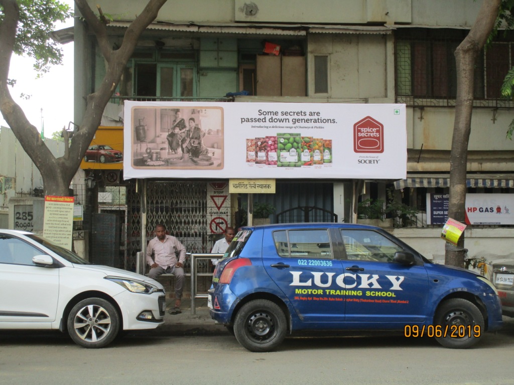 Bus Queue Shelter - Near Charni Road Rly Station - Charni Rd Rly Stn,   Charni Road,   Mumbai,   Maharashtra