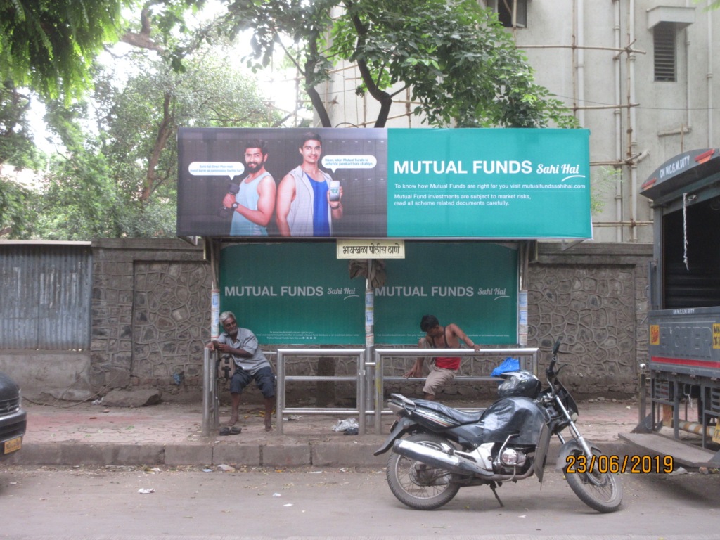 Bus Queue Shelter - Opp. Byculla Station - Byculla Railway Station East,   Byculla,   Mumbai,   Maharashtra