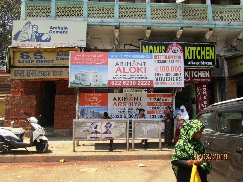 Bus Queue Shelter - On Main Road - Byculla Station East,   Byculla,   Mumbai,   Maharashtra