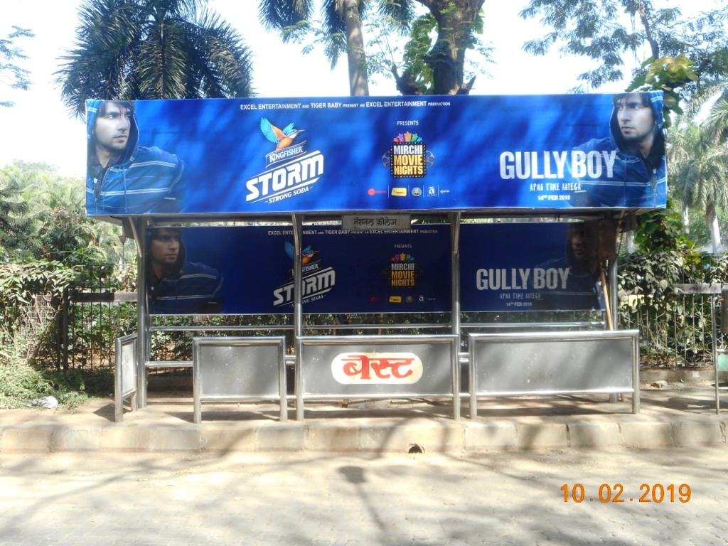 Bus Queue Shelter - - National College Patwardhan Garden,   Bandra West,   Mumbai,   Maharashtra
