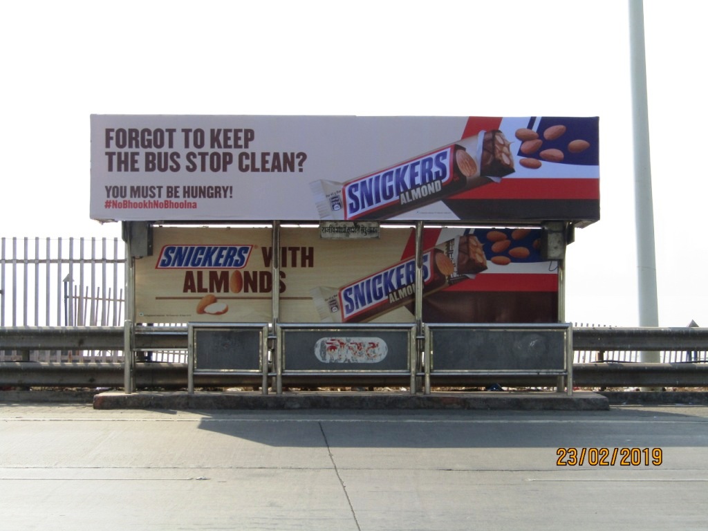Bus Queue Shelter - Bandra To Worli Sea Link M/T - Rajiv Gandhi Sea Link Toll Plaza,   Bandra West,   Mumbai,   Maharashtra