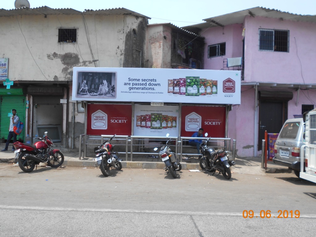 Bus Queue Shelter - Going Towards S.V.Road - A.K.Vaidya Junction,   Goregaon ( East ),   Mumbai,   Maharashtra