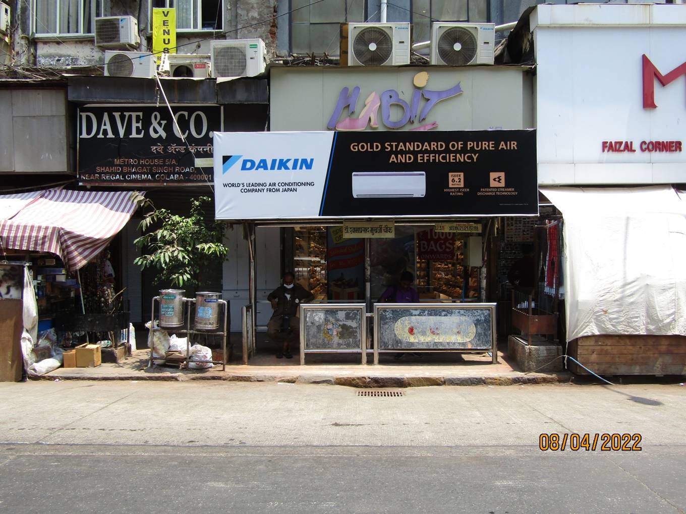 Bus Queue Shelter - S.B.Singh Marg - S.P.M.Chowk,   Colaba,   Mumbai,   Maharashtra
