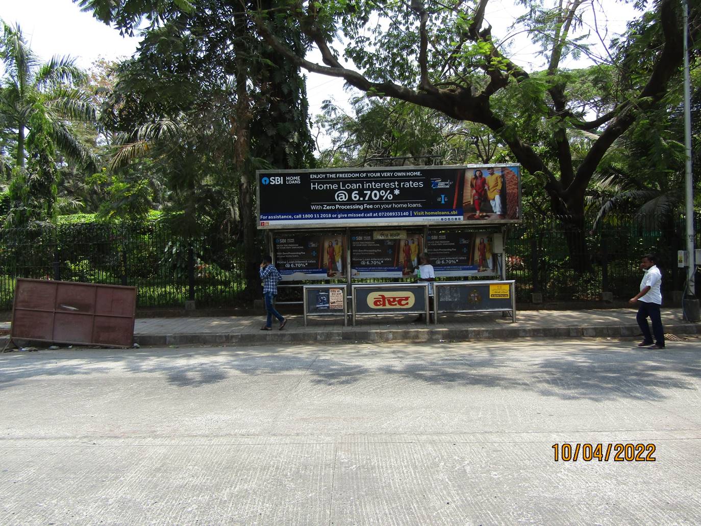 Bus Queue Shelter - Wodhouse Road - Vij Bhavan Bldg. Lalit building,   Colaba,   Mumbai,   Maharashtra