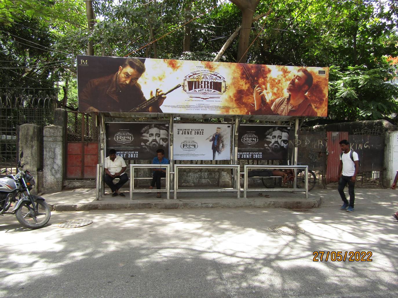 Bus Queue Shelter - Captain Prakash Pethe Marg - Cuffe Parade,  Dhobi Ghat,   Cuffe Parade,   Mumbai,   Maharashtra