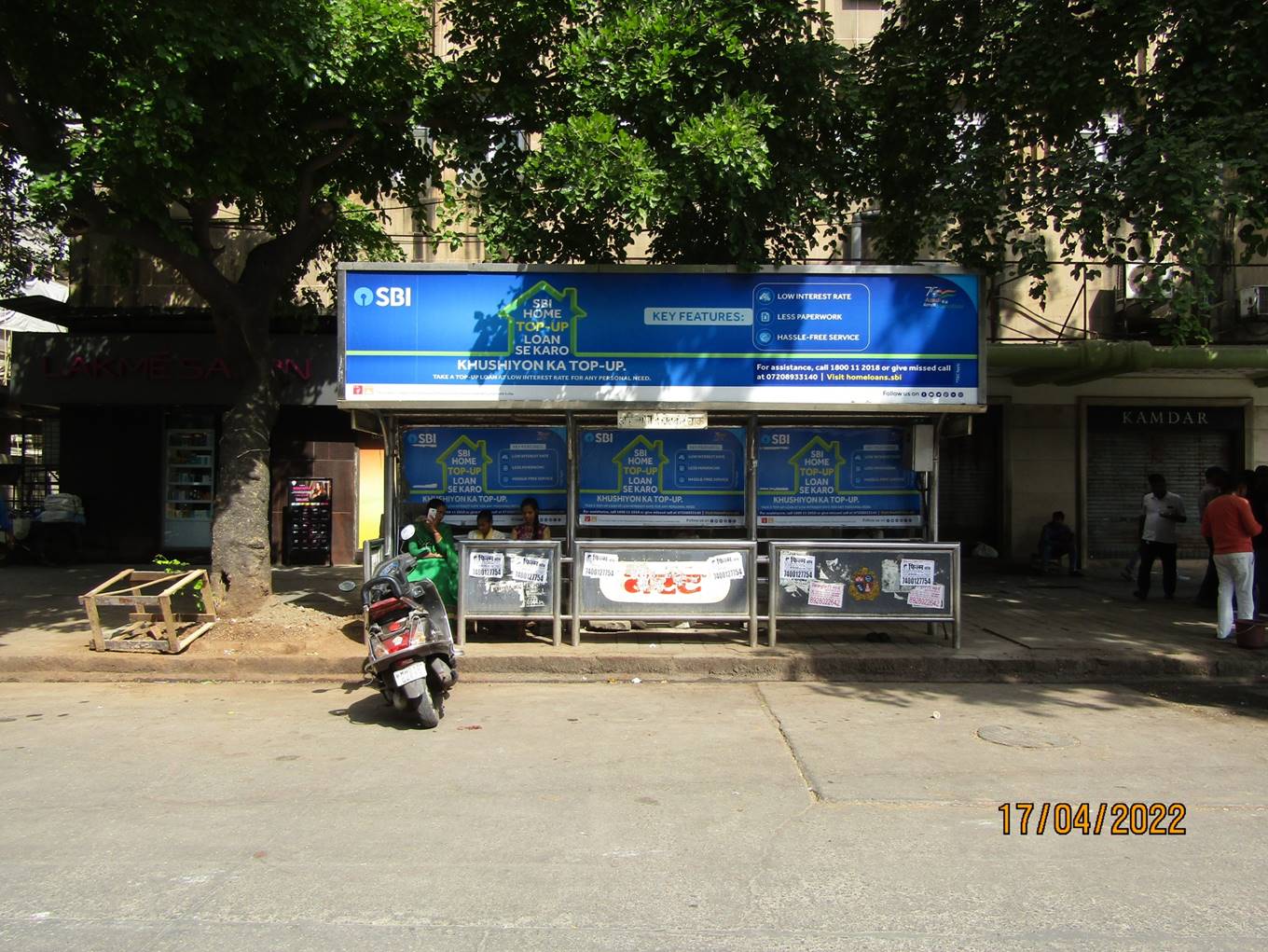 Bus Queue Shelter - J.D. Tata Marg - Ahilyabai Holkar Chowk Outside Kamdar, Churchgate, Mumbai, Maharashtra Bus Queue Shelter - J.D. Tata Marg - Ahilyabai Holkar Chowk Outside Kamdar, Churchgate, Mumbai, Maharashtra
