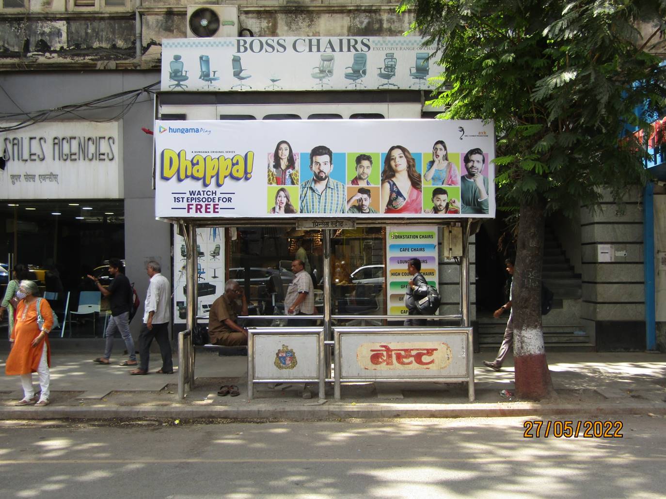 Bus Queue Shelter - Shamaldas Gandhi Marg - Near Metro,  outside Parsi Dairy,   Marine Lines,   Mumbai,   Maharashtra