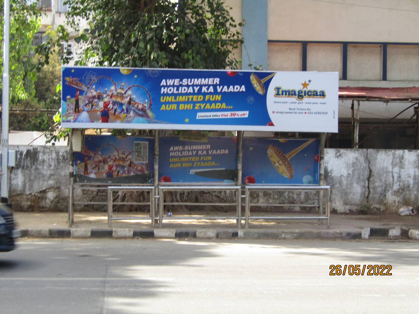 Bus Queue Shelter - Dr. E Moses Road - Mahalaxmi Race Course,   Mahalakshmi,   Mumbai,   Maharashtra