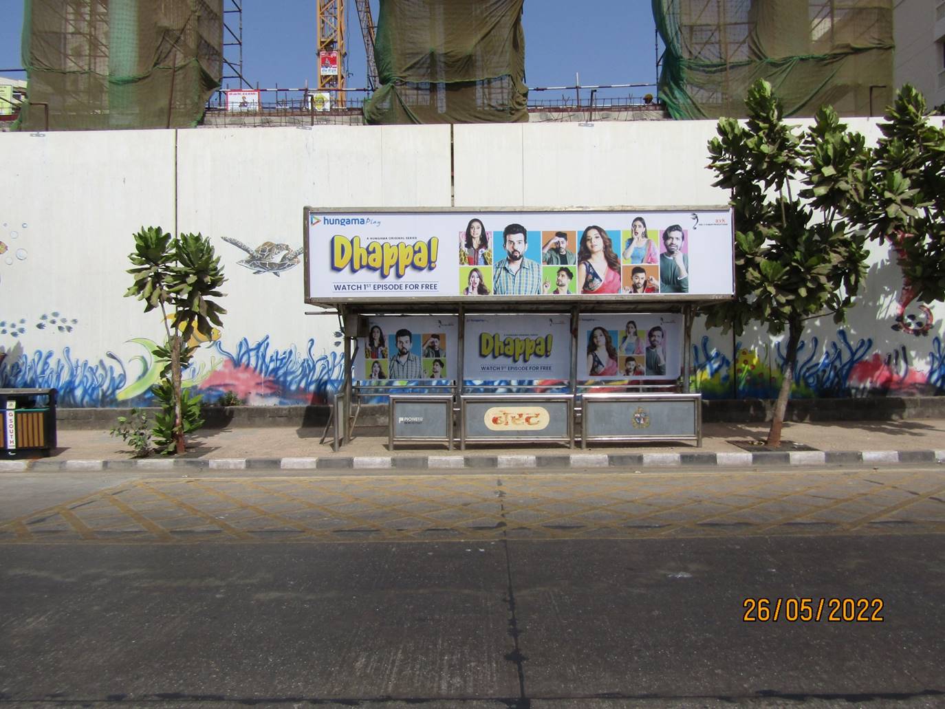 Bus Queue Shelter - Khan Abdul Gaffar Khan Road - Worli&nbsp; Sea Face,   Worli Seaface,   Mumbai,   Maharashtra