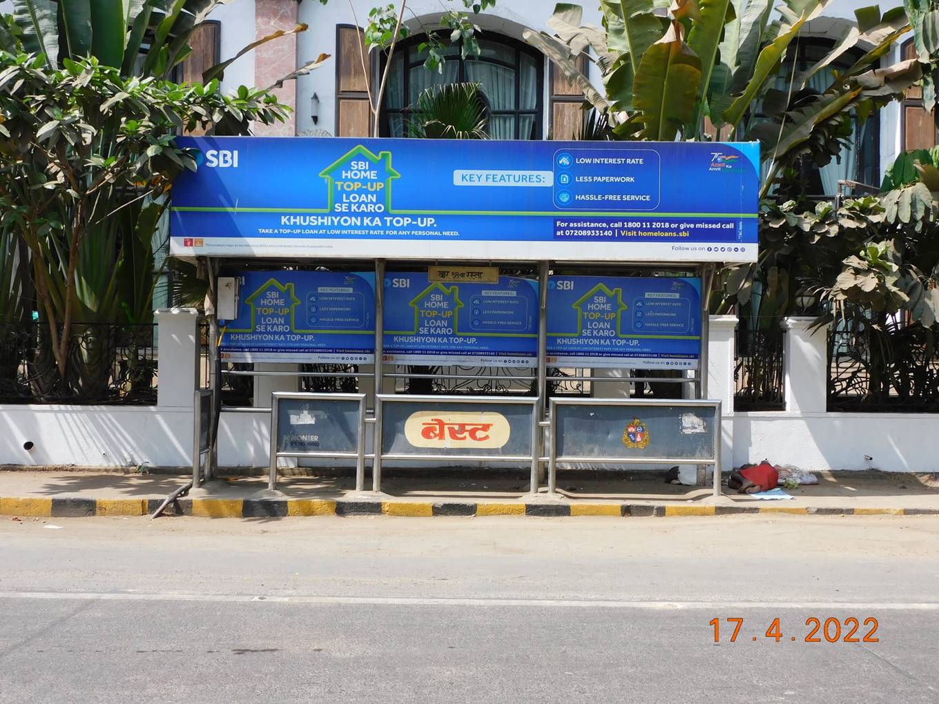 Bus Queue Shelter - C D Marg - 14th Road,   Khar W,   Mumbai,   Maharashtra