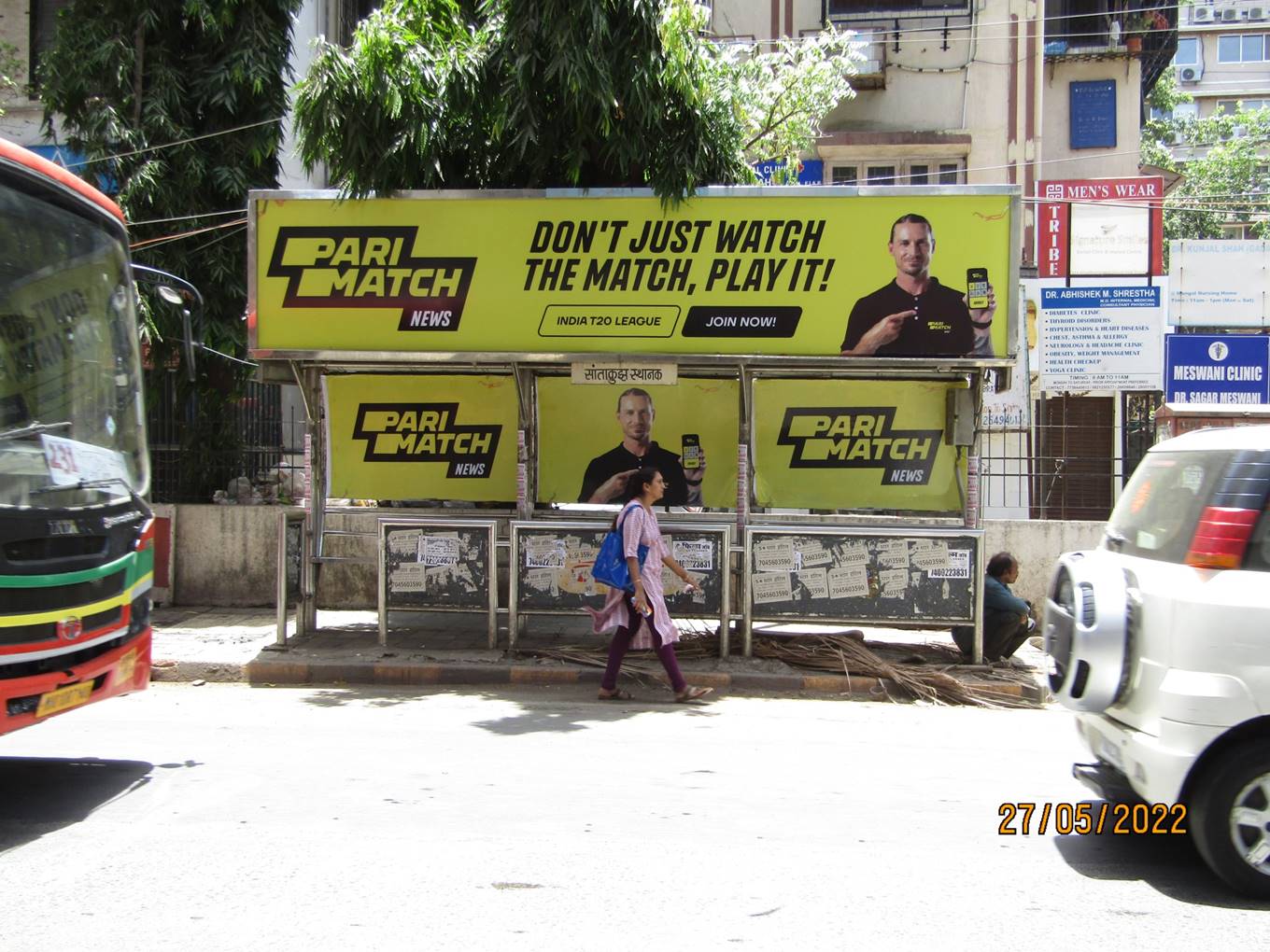 Bus Queue Shelter - SV Road - Asha Parekh Hospital,   Santacruz,   Mumbai,   Maharashtra