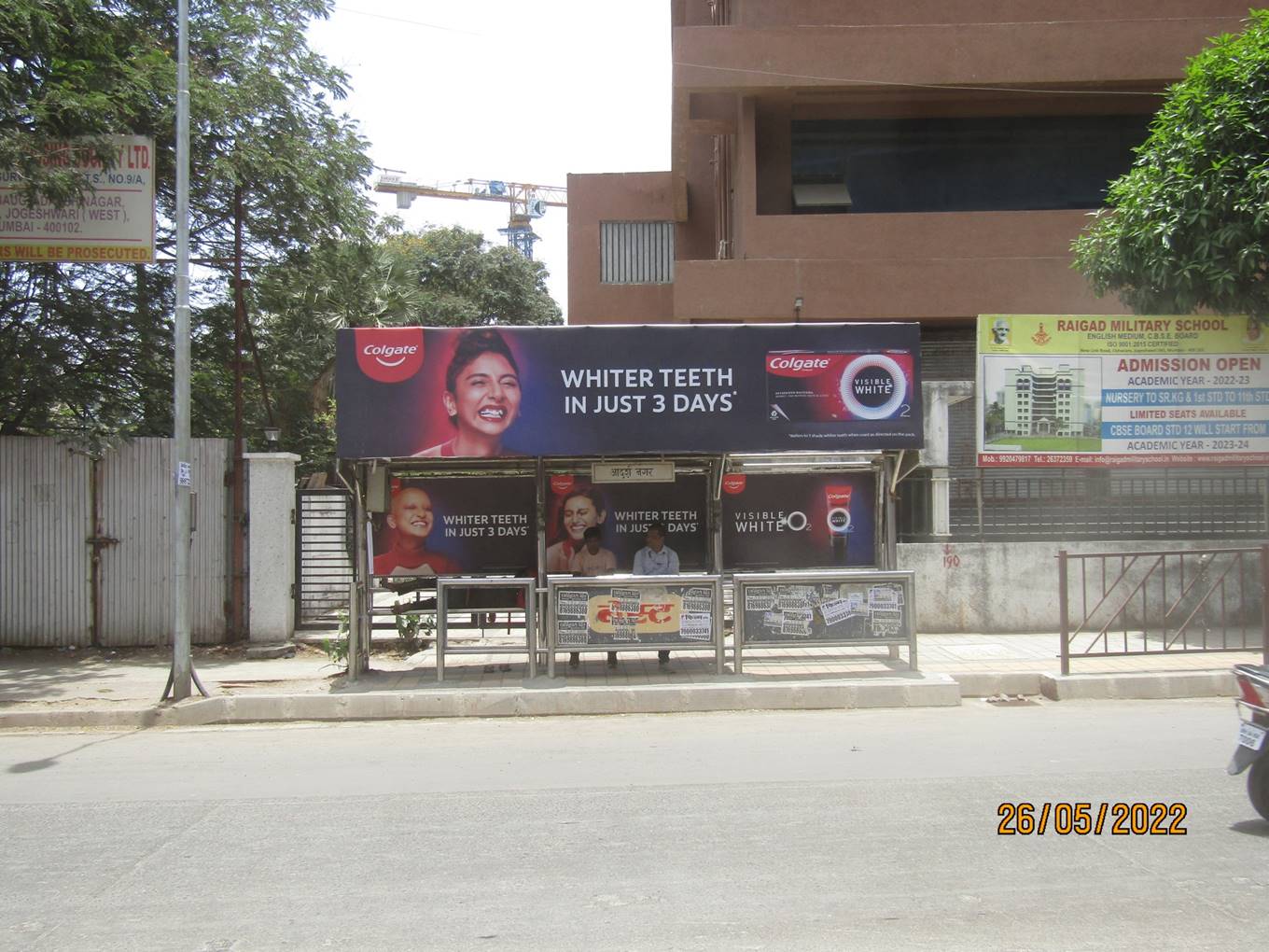 Bus Queue Shelter - Link Road - Adarsh Nagar,   Andheri W,   Mumbai,   Maharashtra
