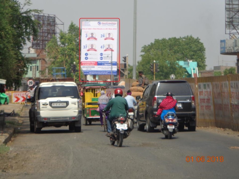 Hording - WARDMAAN NAGAR SQ., Nagpur, Maharashtra Hording - WARDMAAN NAGAR SQ., Nagpur, Maharashtra