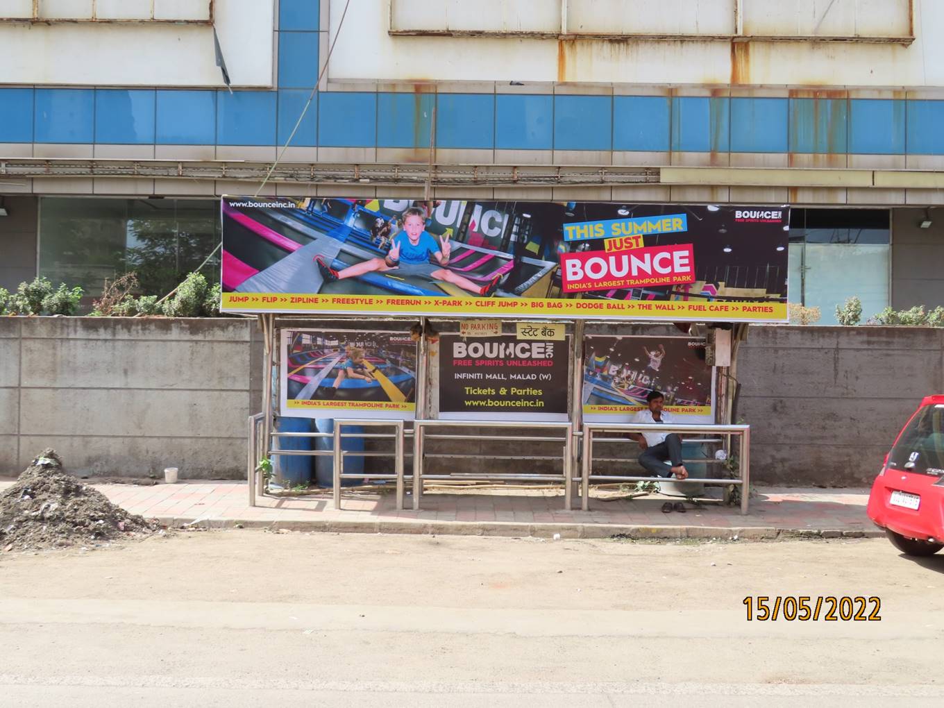 Bus Queue Shelter - Goregoan-Mulund link Road - State Bank Of India DN, Goregaon (W), Mumbai, Maharashtra Bus Queue Shelter - Goregoan-Mulund link Road - State Bank Of India DN, Goregaon (W), Mumbai, Maharashtra