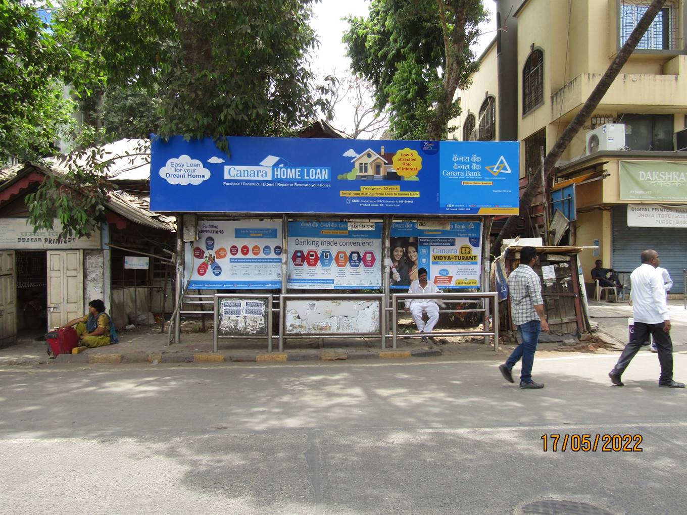 Bus Queue Shelter - S.V Road - regal,   Malad W,   Mumbai,   Maharashtra