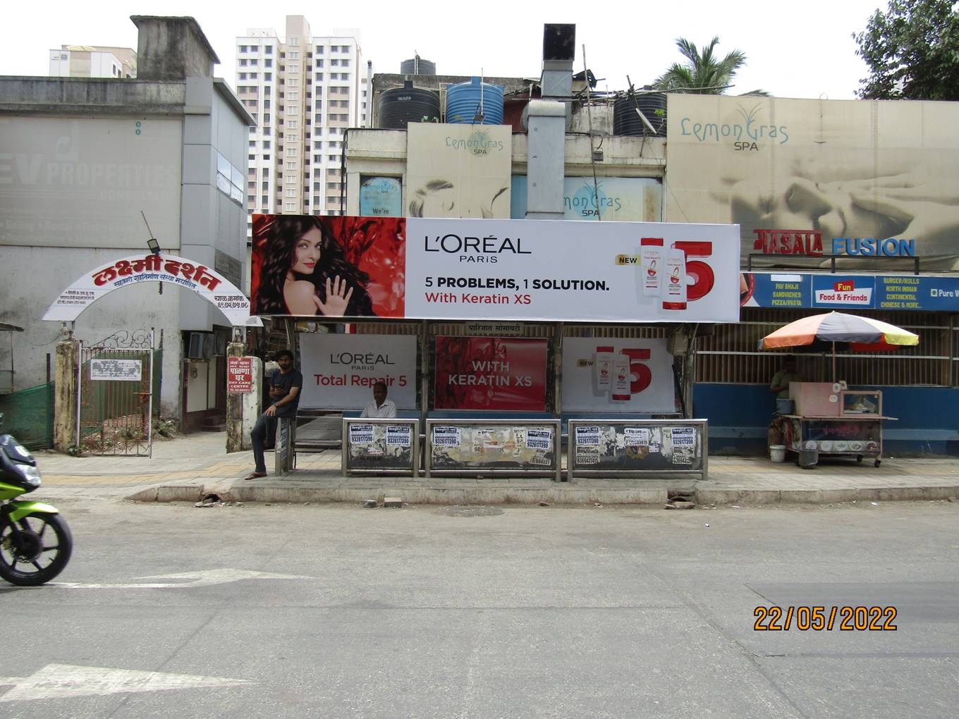 Bus Queue Shelter - Borasapada Road - Parijat Society,   Kandivali W,   Mumbai,   Maharashtra
