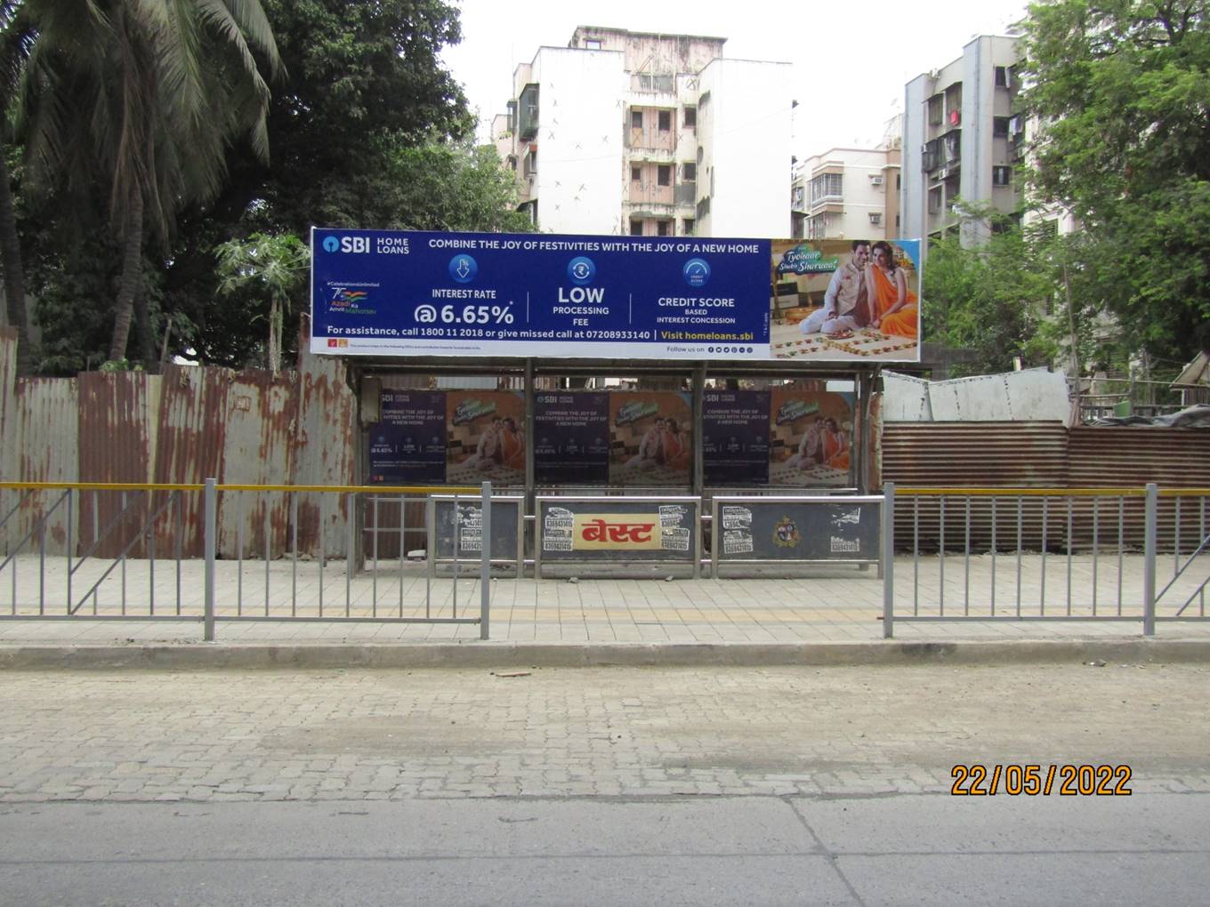 Bus Queue Shelter - Link Road - Chikuwadi,   Borivali W,   Mumbai,   Maharashtra